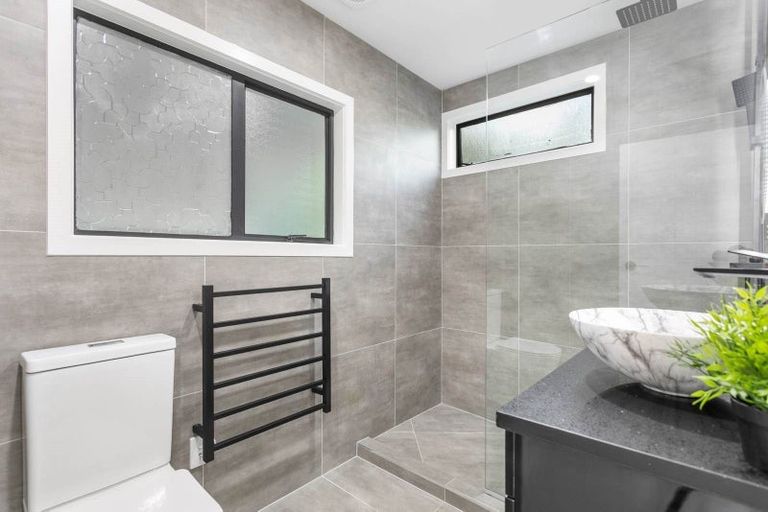 Photo of property in 1/34 Fordham Street, Beach Haven, Auckland, 0626