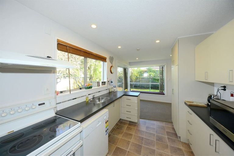 Photo of property in 39 Camden Street, Redwood, Christchurch, 8051