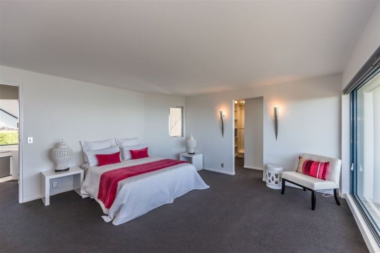 Photo of property in 142 Scarborough Road, Scarborough, Christchurch, 8081