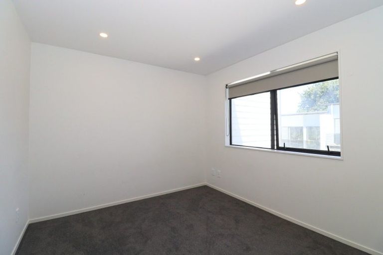 Photo of property in 16 Korokio Lane, Henderson, Auckland, 0612