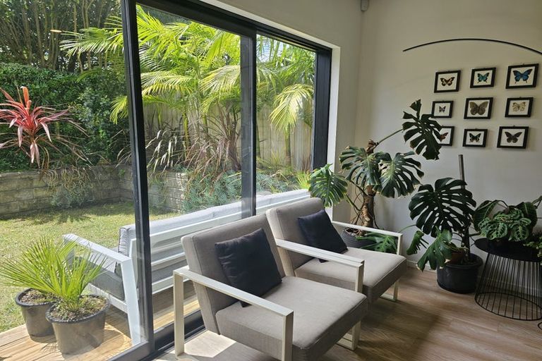 Photo of property in 19 Waru Lane, Te Atatu Peninsula, Auckland, 0610