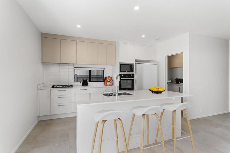 Photo of property in 105 Katikati Drive, Manurewa, 2102