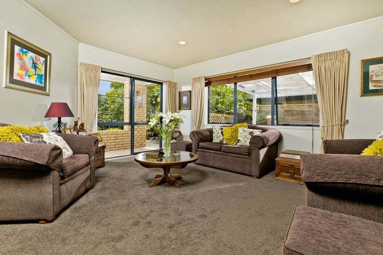 Photo of property in 109 Awaroa Road, Sunnyvale, Auckland, 0612