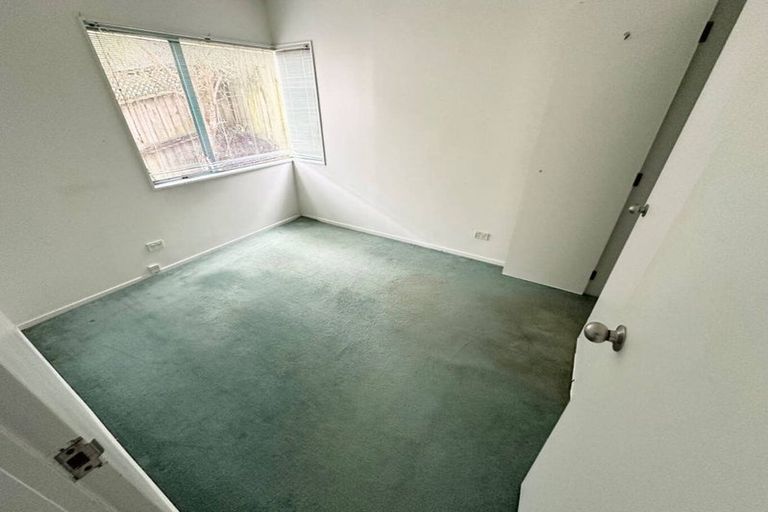 Photo of property in 2/38 Gulf View Road, Murrays Bay, Auckland, 0630