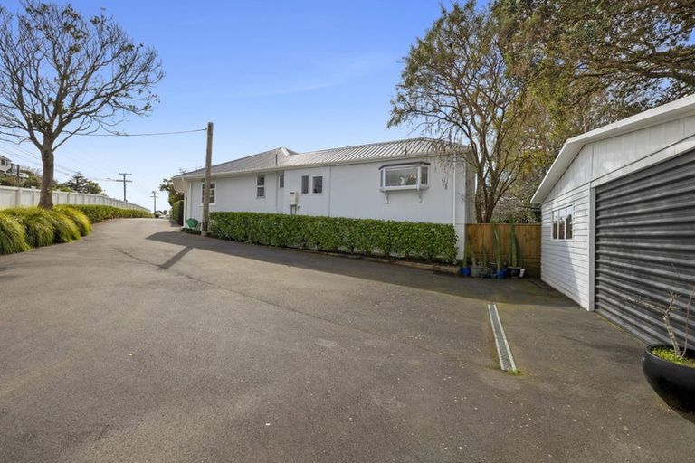 Photo of property in 48 Tarahua Road, Welbourn, New Plymouth, 4310