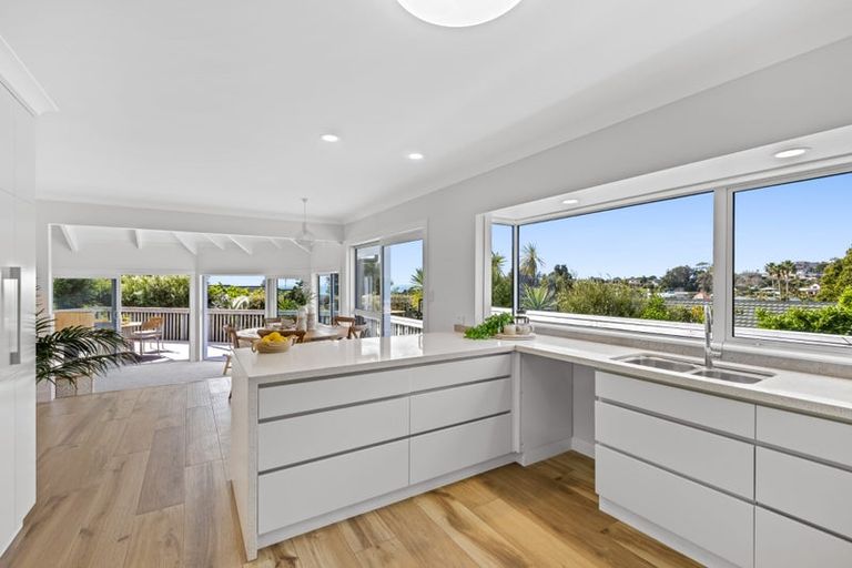 Photo of property in 70 Bay Vista Drive, Red Beach, 0932