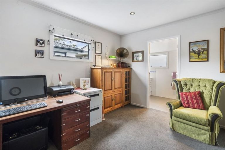 Photo of property in 22 Tabitha Crescent, Henderson, Auckland, 0612