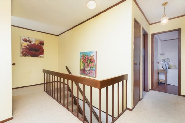 Photo of property in 1/3 Sarah Place, Farm Cove, Auckland, 2012