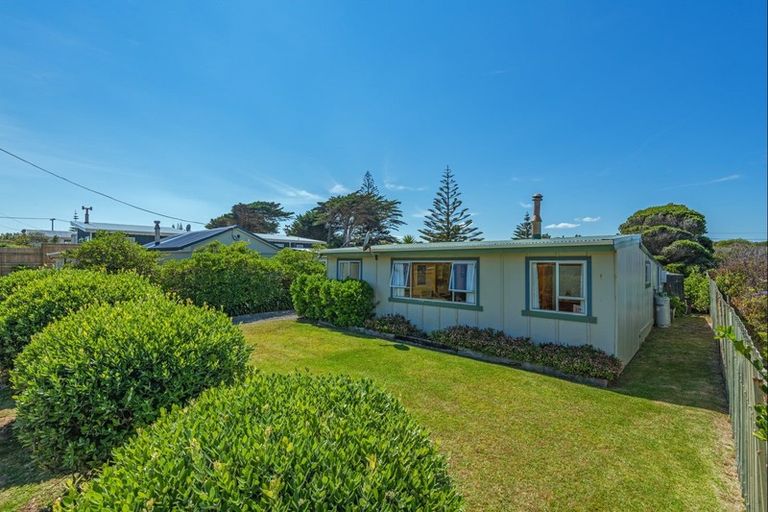 Photo of property in 56 Rua Avenue, Waitarere Beach, Levin, 5510