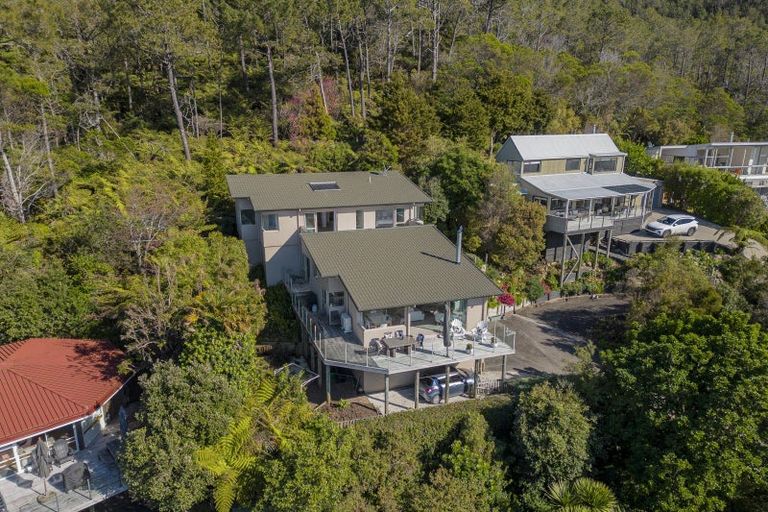 Photo of property in 10 Patricia Place, Hahei, Whitianga, 3591