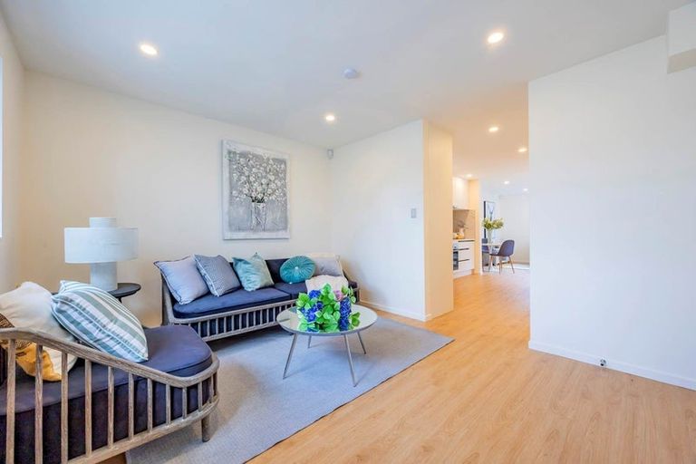 Photo of property in 37c Allington Road, Massey, Auckland, 0614