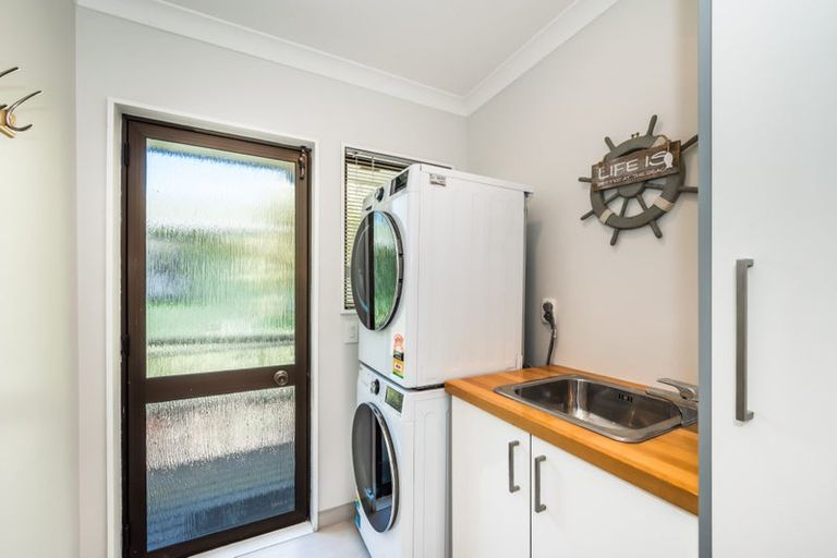 Photo of property in 50 Dale Road, Raumati South, Paraparaumu, 5032