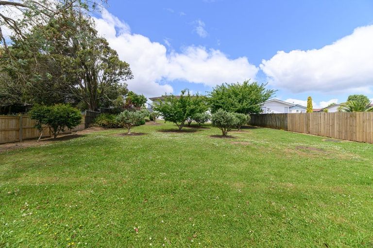 Photo of property in 106 Borich Road, Sunnyvale, Auckland, 0612