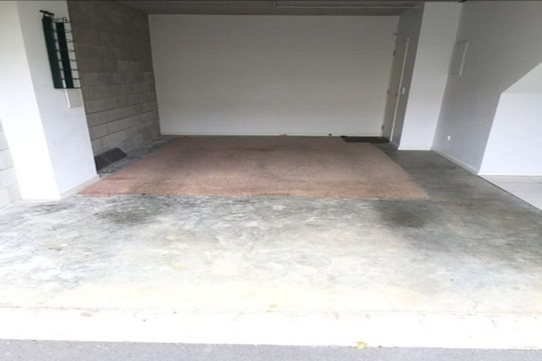 Photo of property in 49 Kirikiri Lane, East Tamaki, Auckland, 2013