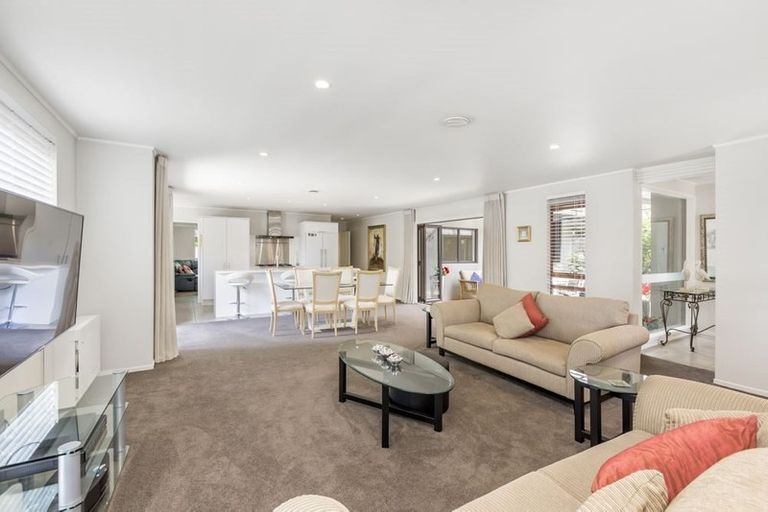 Photo of property in 30 Maxwelton Drive, Mairangi Bay, Auckland, 0630