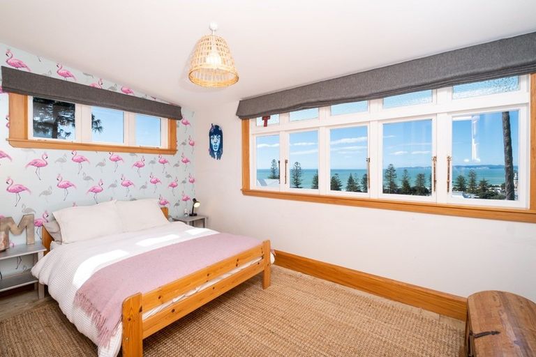 Photo of property in 16 Brewster Street, Bluff Hill, Napier, 4110