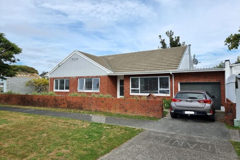 Photo of property in 21 Colin Grove, Hutt Central, Lower Hutt, 5010