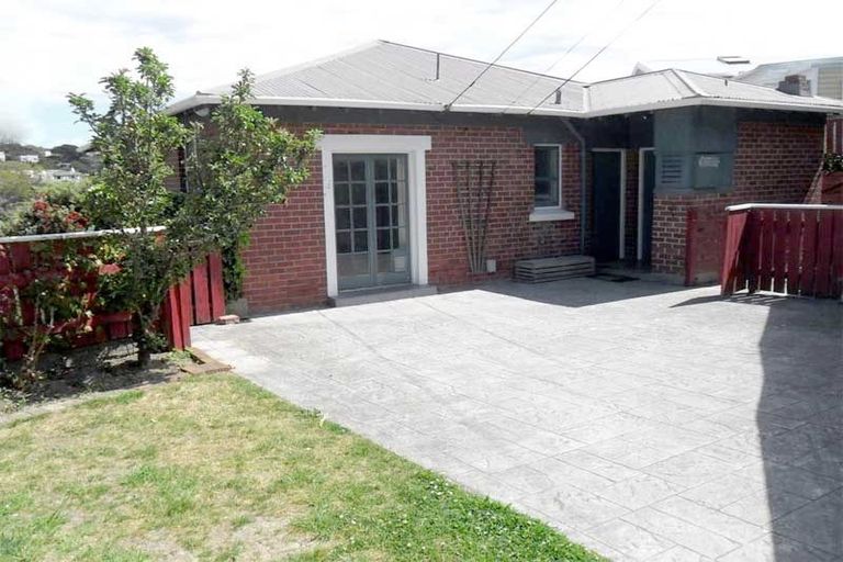 Photo of property in 44 Tio Tio Road, Miramar, Wellington, 6022