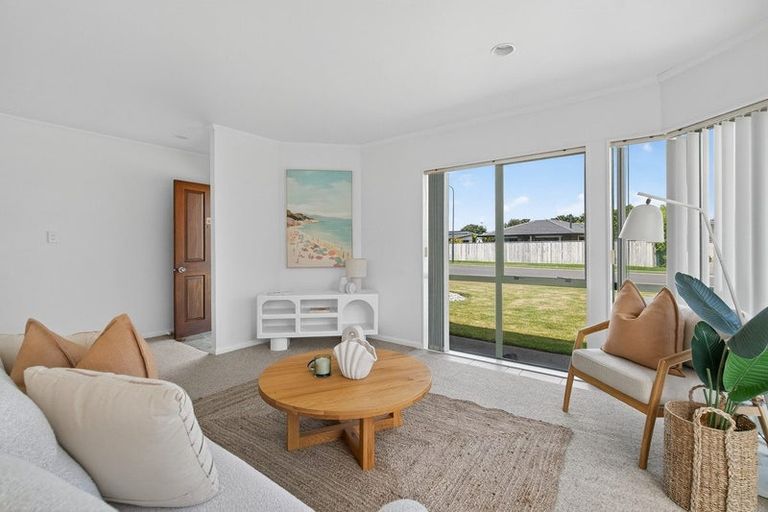 Photo of property in 2 James Henry Avenue, Papamoa Beach, Papamoa, 3118