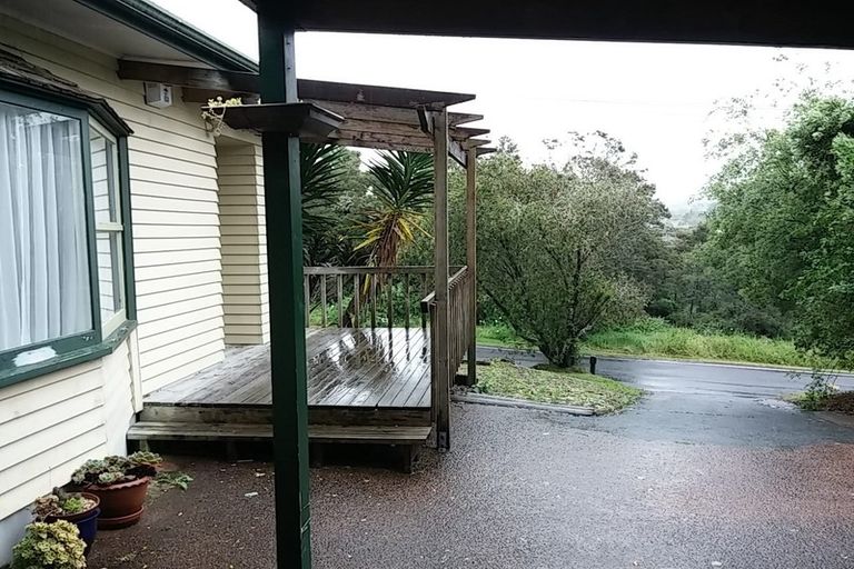 Photo of property in 69 Rangeview Road, Sunnyvale, Auckland, 0612