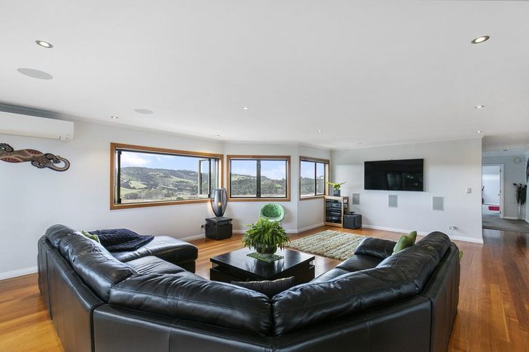 Photo of property in 11 Sykes Avenue, Hatfields Beach, Orewa, 0931