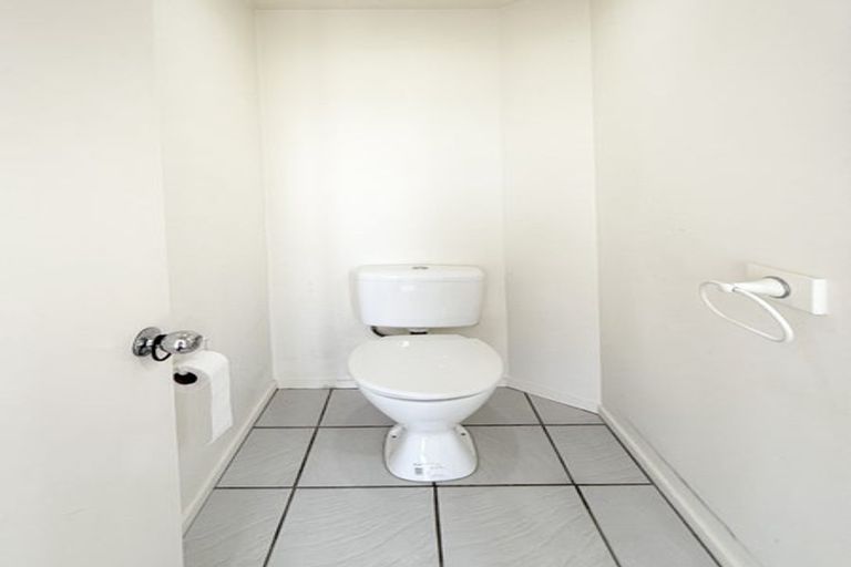 Photo of property in 38a Cherub Place, West Harbour, Auckland, 0618