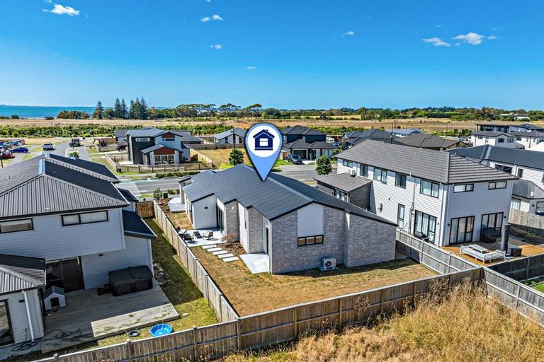 Photo of property in 15 Kaitiaki Drive, Clarks Beach, 2122