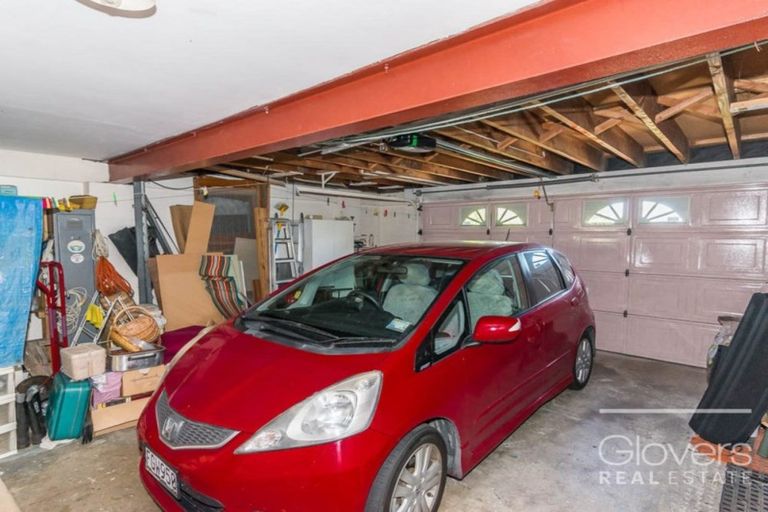 Photo of property in 114 Sturges Road, Henderson, Auckland, 0612