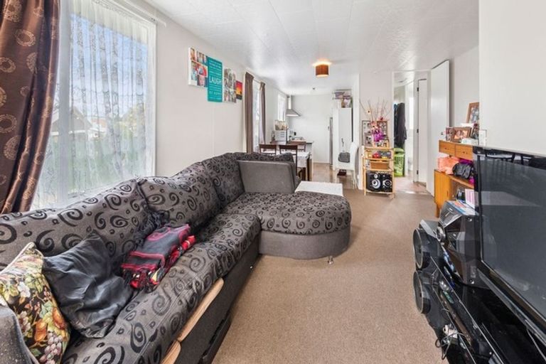 Photo of property in 4/15 Barneys Farm Road, Clendon Park, Auckland, 2103