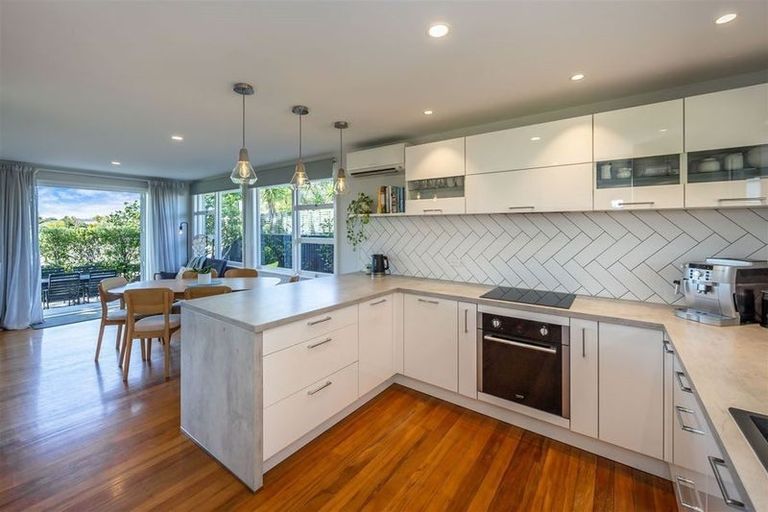 Photo of property in 28 Clipper Place, Redwood, Christchurch, 8051