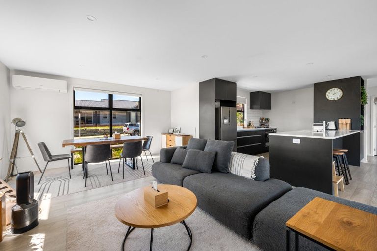 Photo of property in 2 The Heights Avenue, Wanaka, 9305