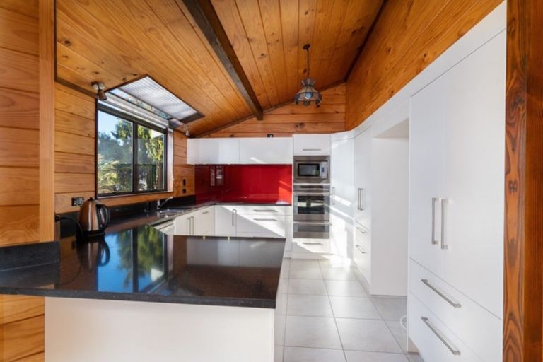 Photo of property in 11 Cherry Lane, Acacia Bay, Taupo, 3330