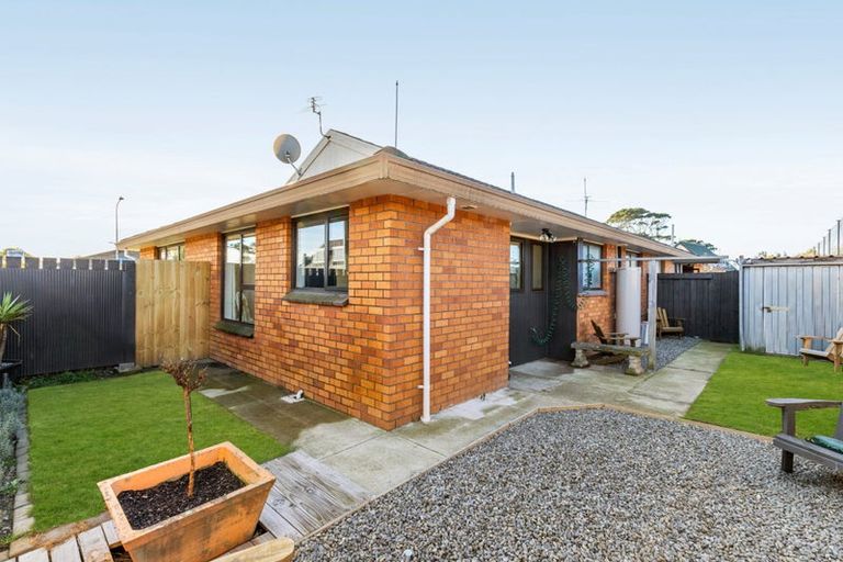 Photo of property in 2/2 Mchaffies Place, Wainoni, Christchurch, 8061