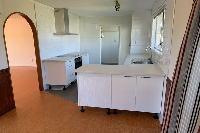 Photo of property in 17 Salamanca Road, Sunnynook, Auckland, 0620