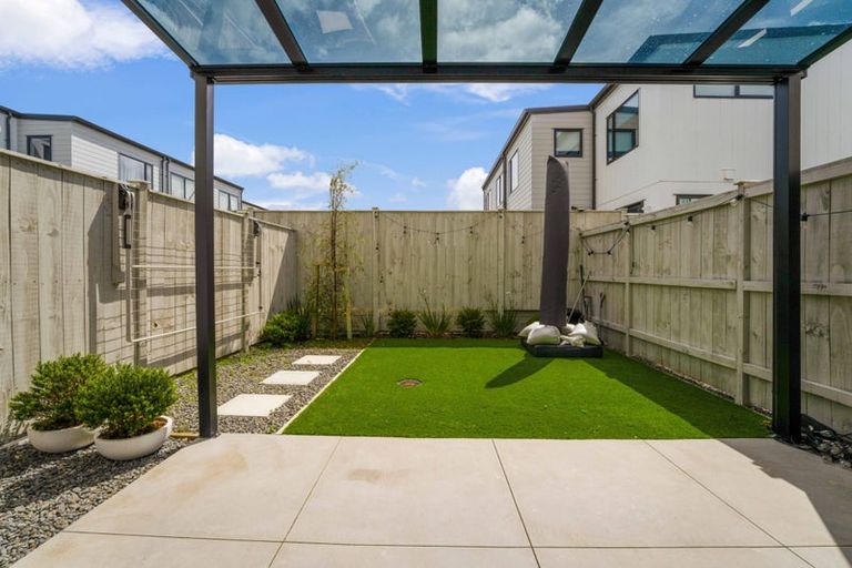 Photo of property in 6 George Cole Lane, Takanini, 2112