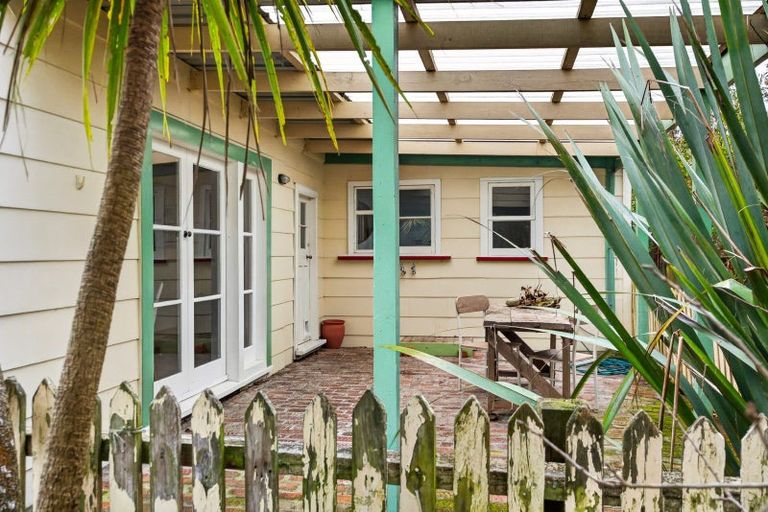 Photo of property in 138 Fitzherbert Street, Featherston, 5710