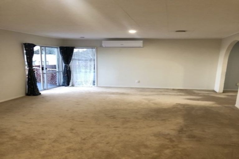 Photo of property in 58 Everglade Drive, Goodwood Heights, Auckland, 2105