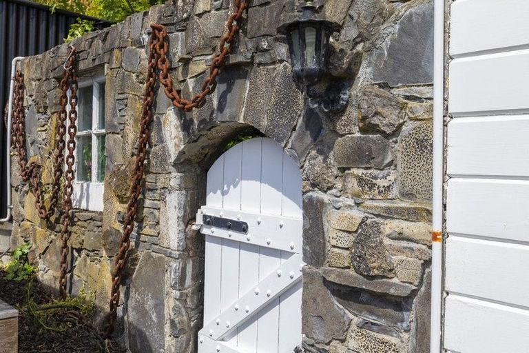 Photo of property in 81a Dyers Pass Road, Cashmere, Christchurch, 8022