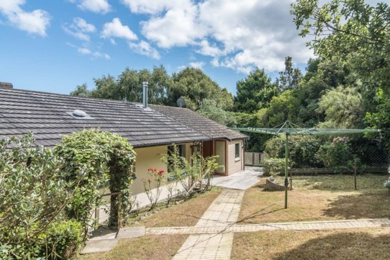 Photo of property in 35 Tui Crescent, Waikanae, 5036