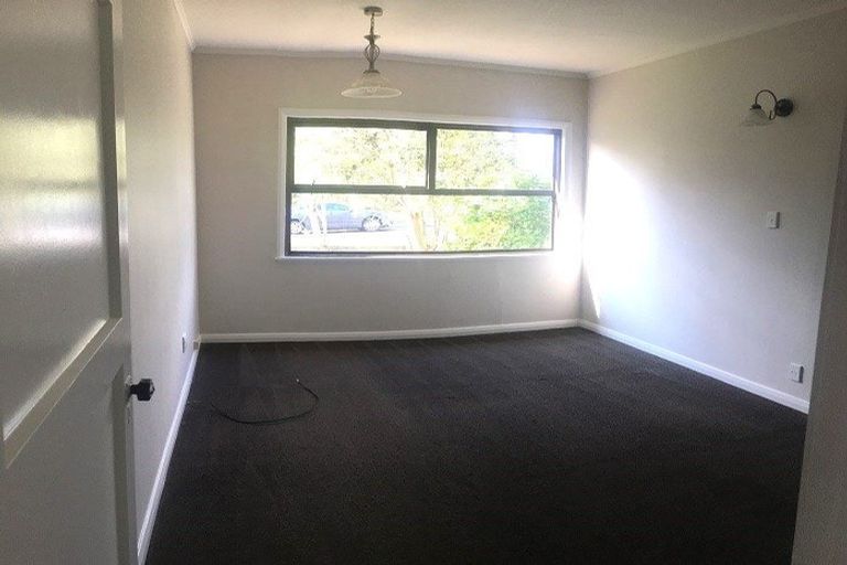 Photo of property in 13 Westwell Road, Belmont, Auckland, 0622