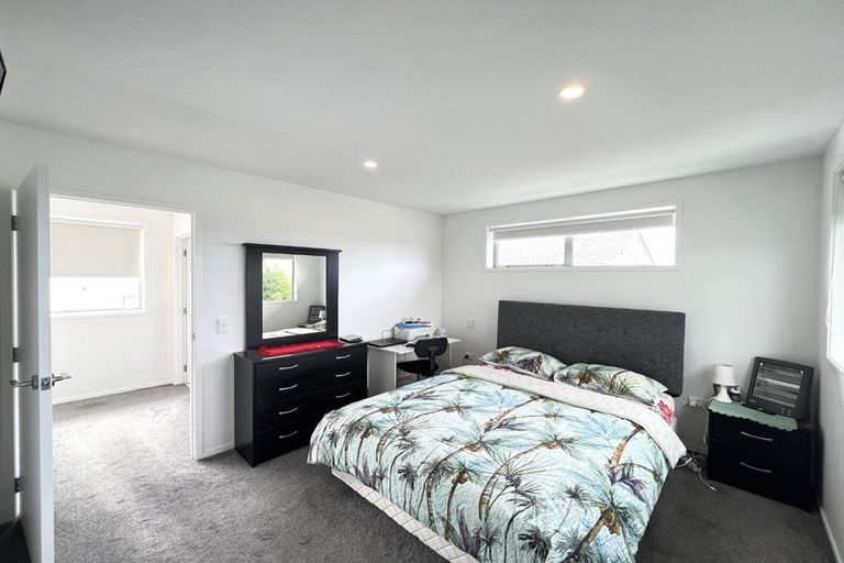 Photo of property in 3/24 Kelwyn Road, Kelston, Auckland, 0602