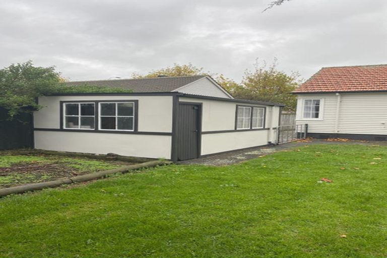 Photo of property in 654 Featherston Street, Roslyn, Palmerston North, 4414