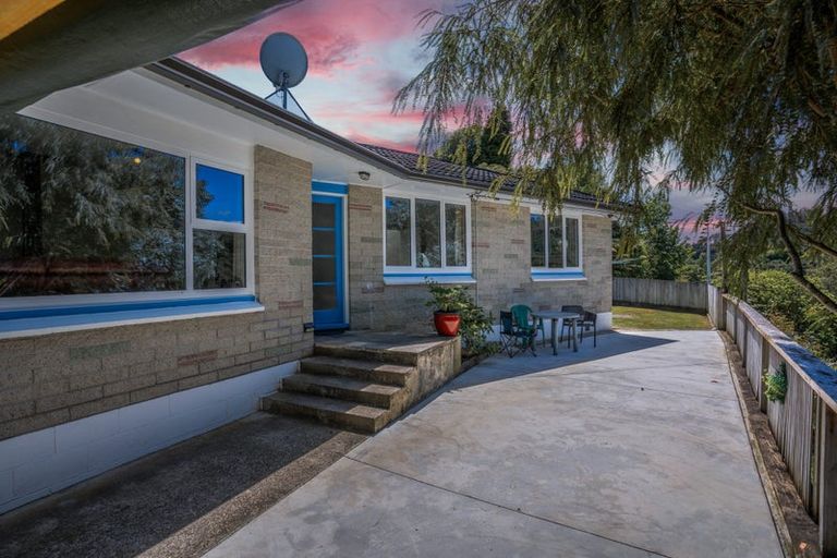 Photo of property in 20 Pinehaven Road, Pinehaven, Upper Hutt, 5019