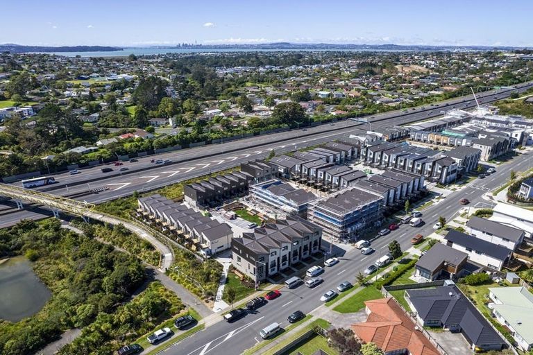 Photo of property in 1/28 Westgate Drive, Westgate, Auckland, 0614