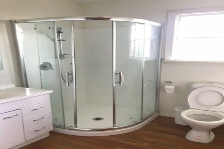 Photo of property in 12 Solway Avenue, Ilam, Christchurch, 8041