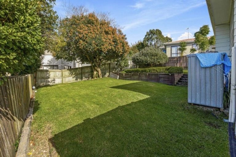 Photo of property in 26 Beauchamp Drive, Massey, Auckland, 0614