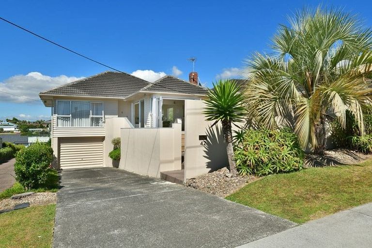 Photo of property in 1/42 Sunrise Avenue, Mairangi Bay, Auckland, 0630