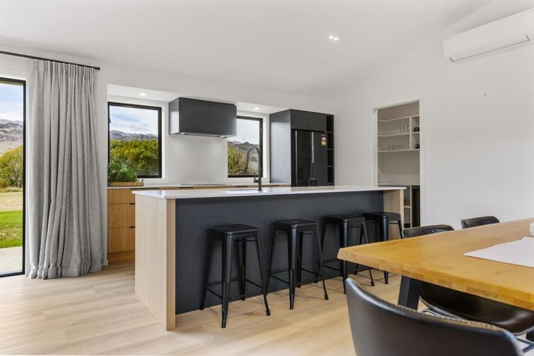 Photo of property in 14 Arion Court, Mount Pisa, Cromwell, 9383
