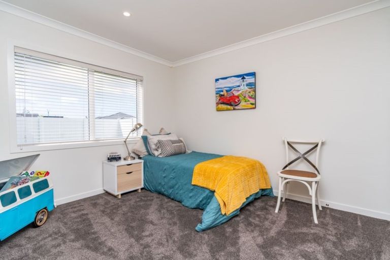 Photo of property in 43 Stace Hopper Drive, One Tree Point, 0118