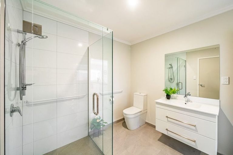 Photo of property in 15 Chalfont Road, Silverstream, Upper Hutt, 5019